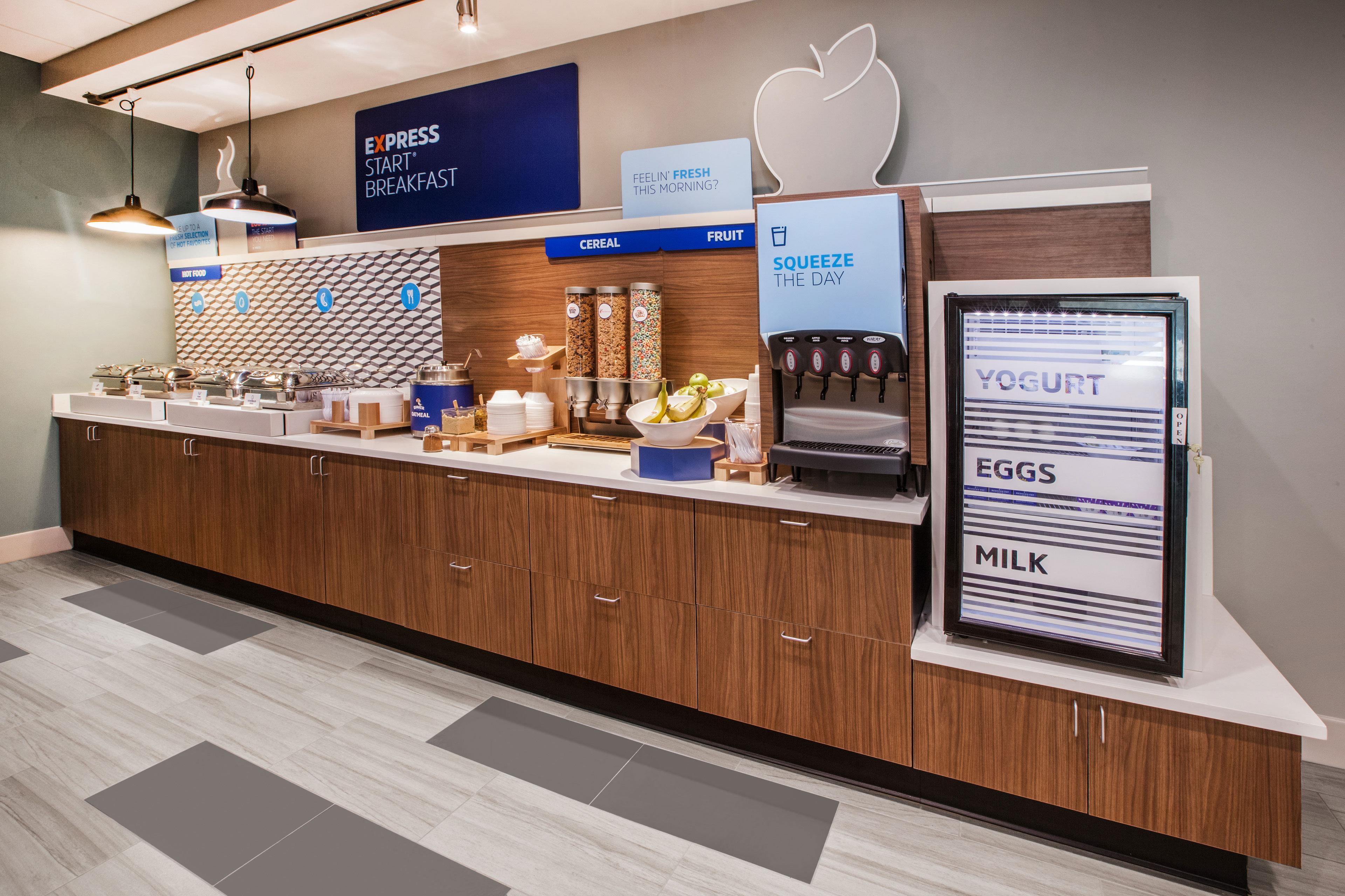 Holiday Inn Express Hotel & Suites Bay City By Ihg Exterior foto