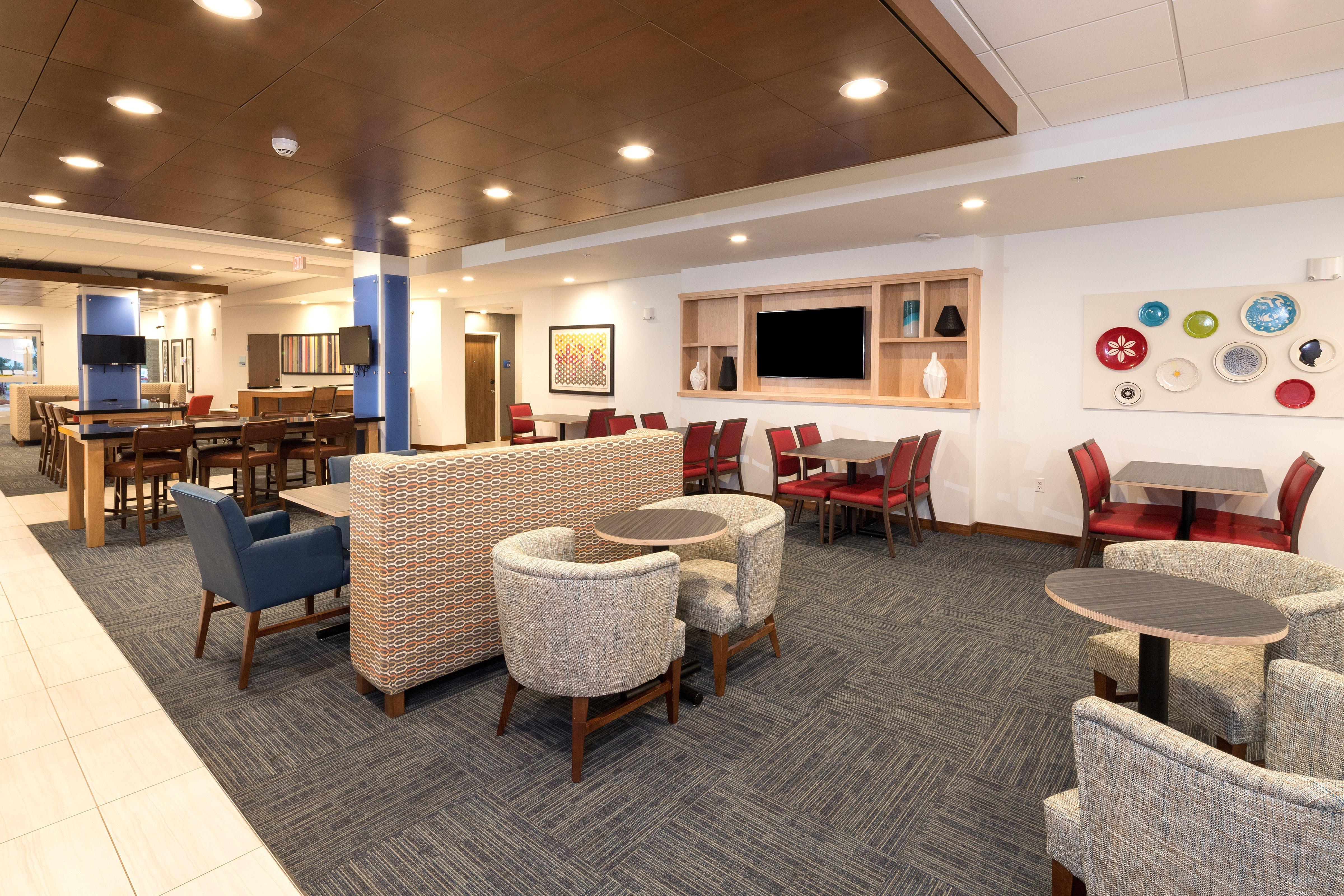 Holiday Inn Express Hotel & Suites Bay City By Ihg Exterior foto